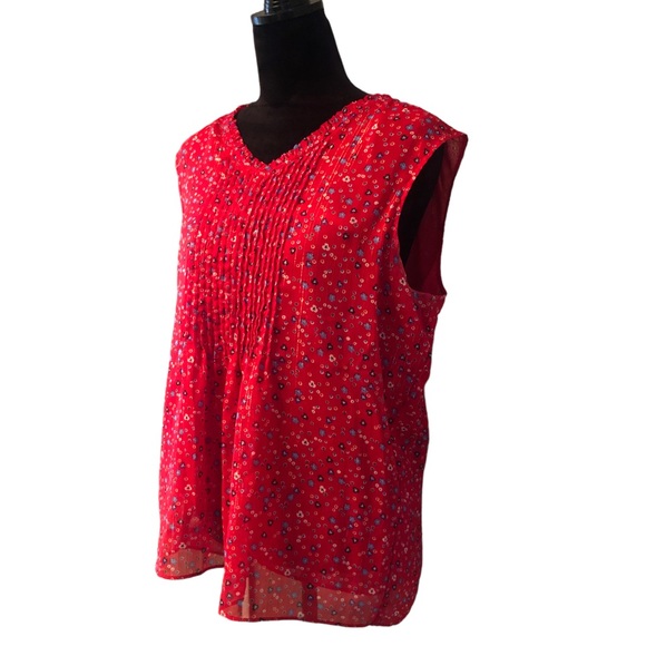 Westport Red Floral Pleated Front Blouse size Large - Picture 2 of 8
